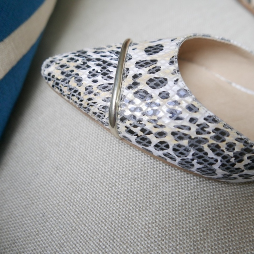 Stuart Weitzman  snakeskin flats